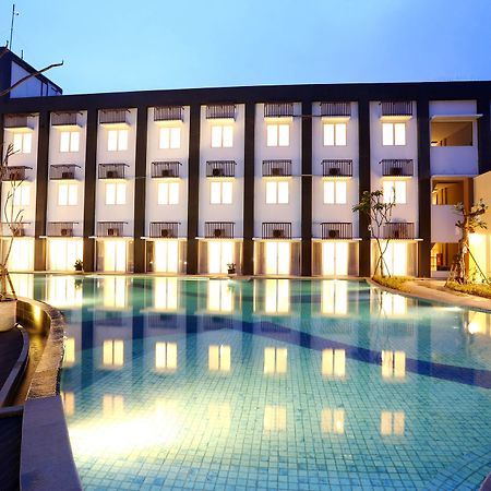 Akshaya Hotel Karawang Exterior photo