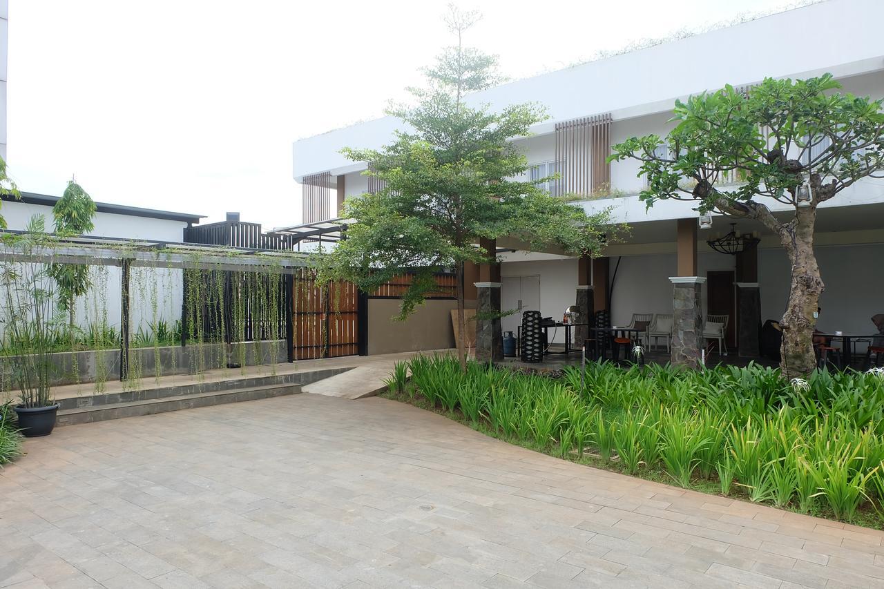 Akshaya Hotel Karawang Exterior photo