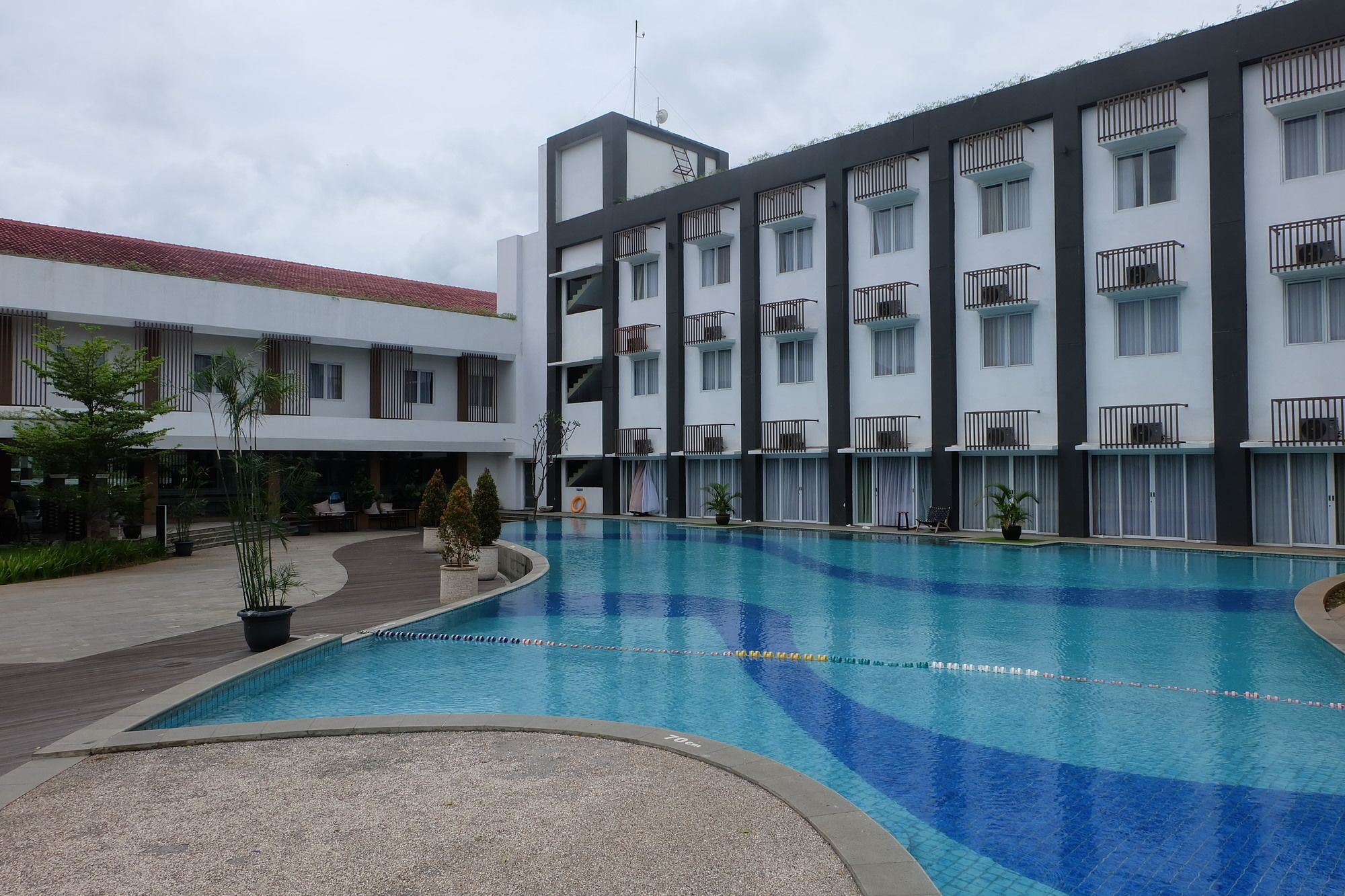 Akshaya Hotel Karawang Exterior photo